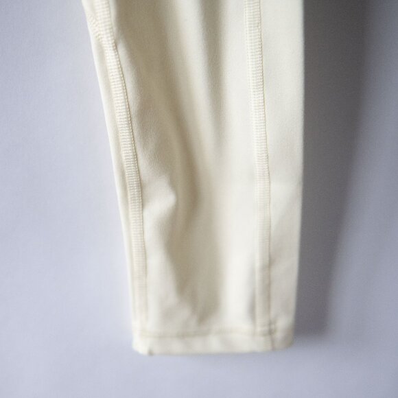 Victoria's Secret Incredible Essential Leggings *Runs Small* - Picture 5 of 12